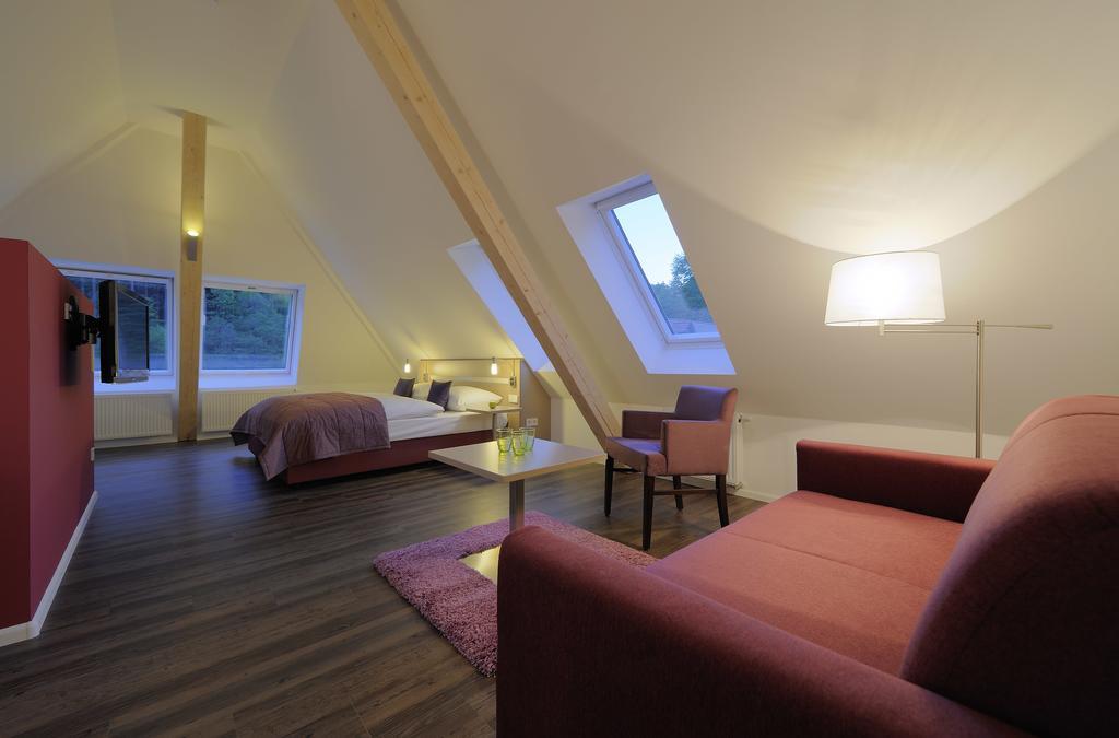 Hotel Hofgut Sternen - Wohnen In Kunst Und Kultur Breitnau Bagian luar foto