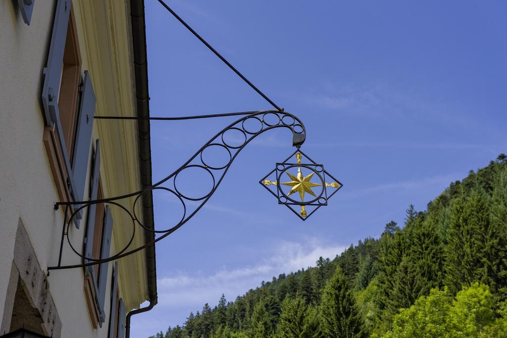 Hotel Hofgut Sternen - Wohnen In Kunst Und Kultur Breitnau Bagian luar foto