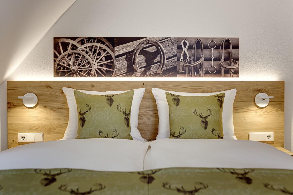 Hotel Hofgut Sternen - Wohnen In Kunst Und Kultur Breitnau Bagian luar foto